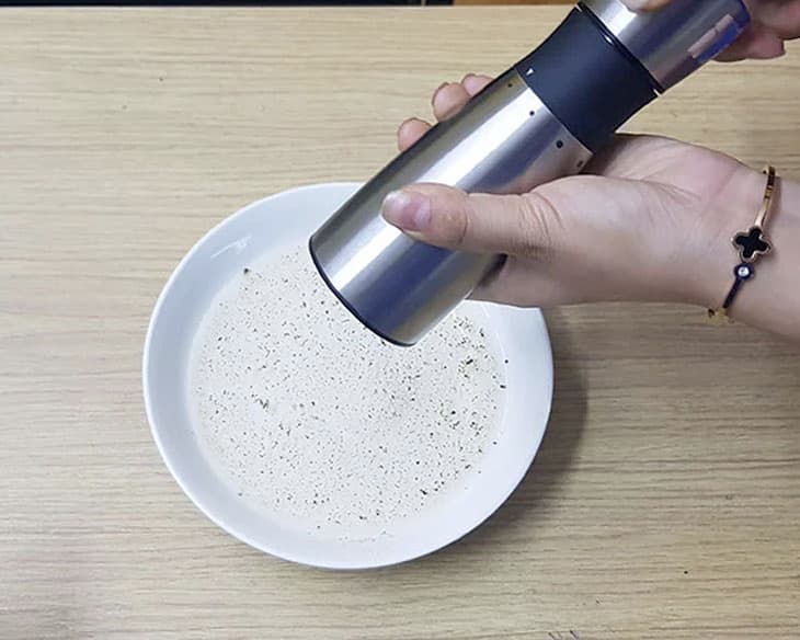 Dụng cụ xay tiêu Malloca MMPM-657A