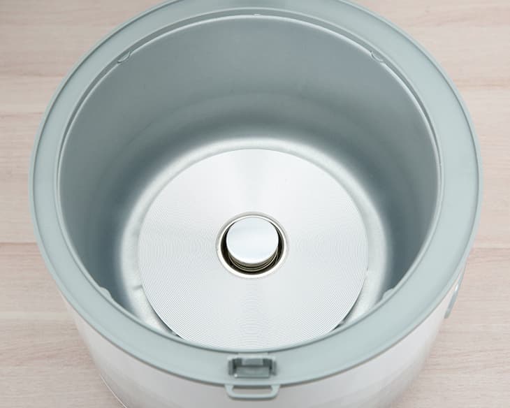 Nồi cơm nắp gài Sunhouse 1.8 lít SHD8602