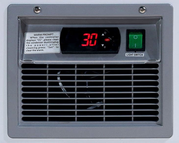 Tủ Đông Trưng Bày Alaska 1020 Lít KN-650
